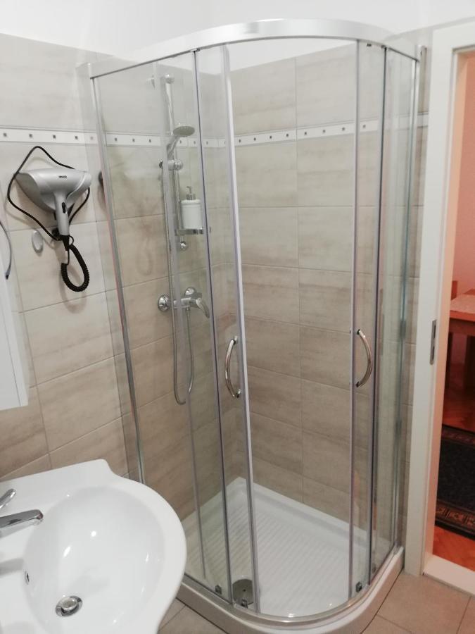 Bed and Breakfast Sobe Sabec Постойна Экстерьер фото